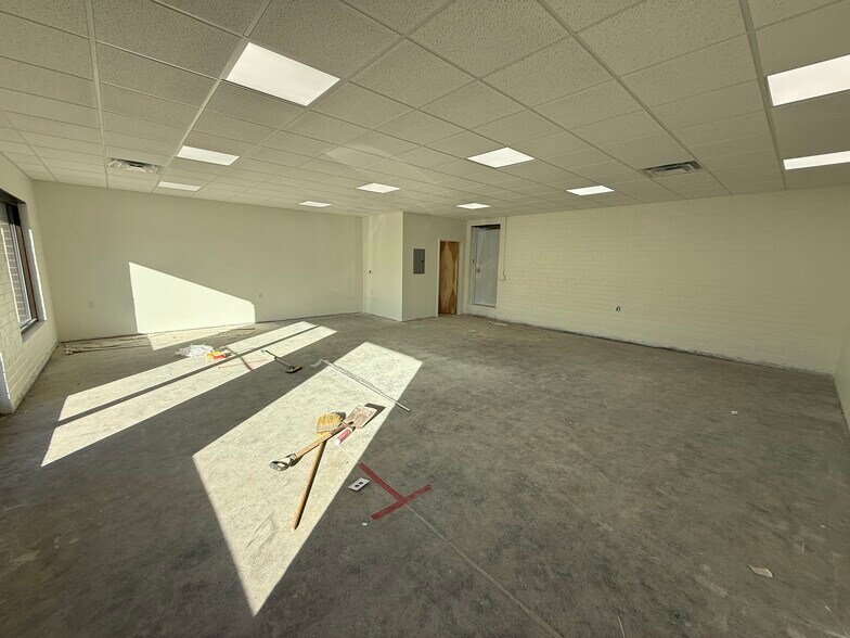 More Photos Of 506 Idol St, High Point Unknown For Lease