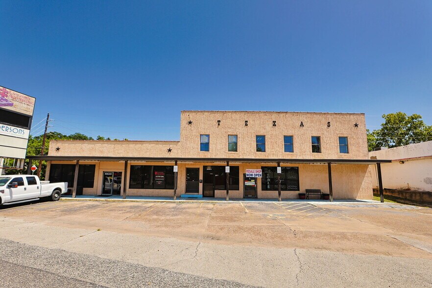 More Photos Of 40648 Hwy290 Business, Waller Office For Sale