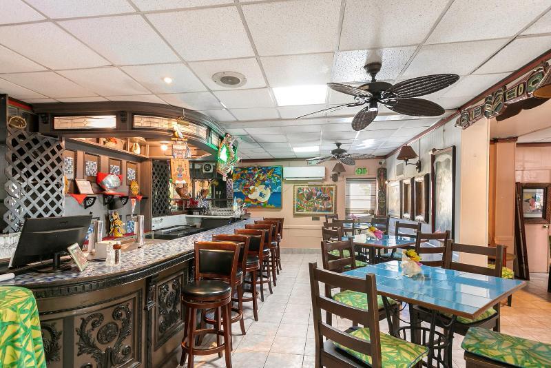 More Photos Of 40 George St, Nassau Hotel For Sale