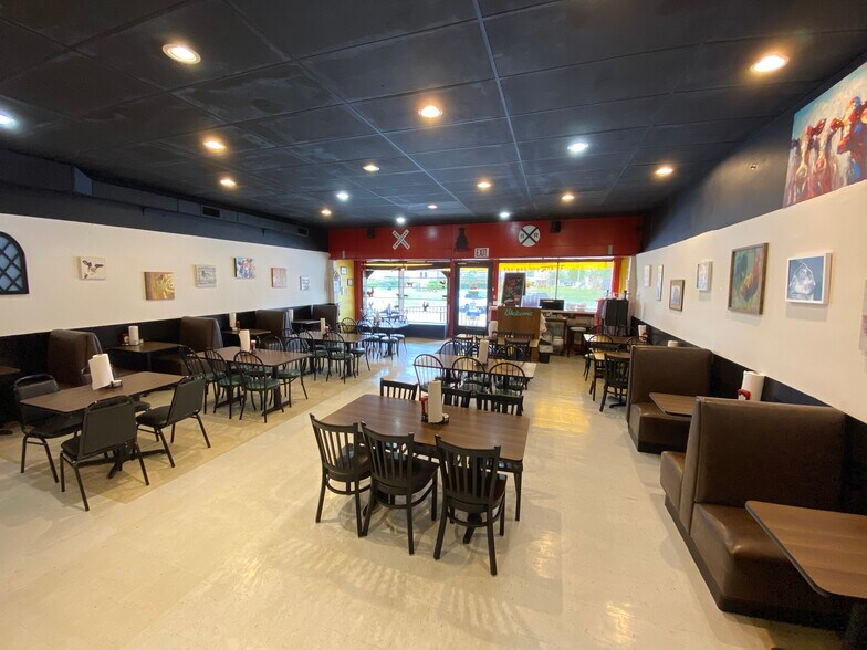 More Photos Of 121 S Henderson St, Rusk Restaurant For Sale