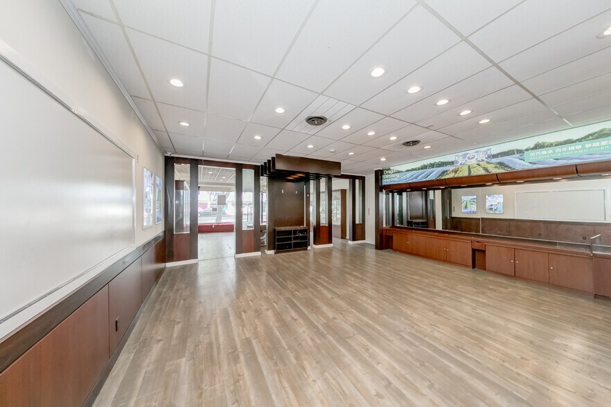 More Photos Of 9560 Las Tunas Dr, Temple City General Retail For Lease