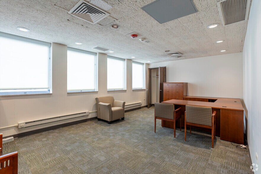 More Photos Of 6650 Cermak Rd, Berwyn Bank For Sale