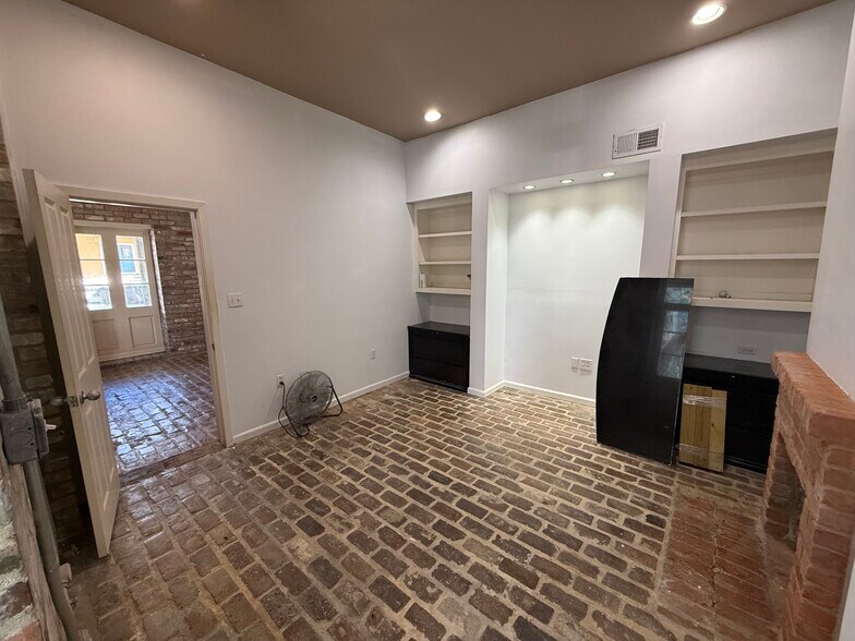 More Photos Of 2406-2408 Chartres St, New Orleans Office Residential For Lease