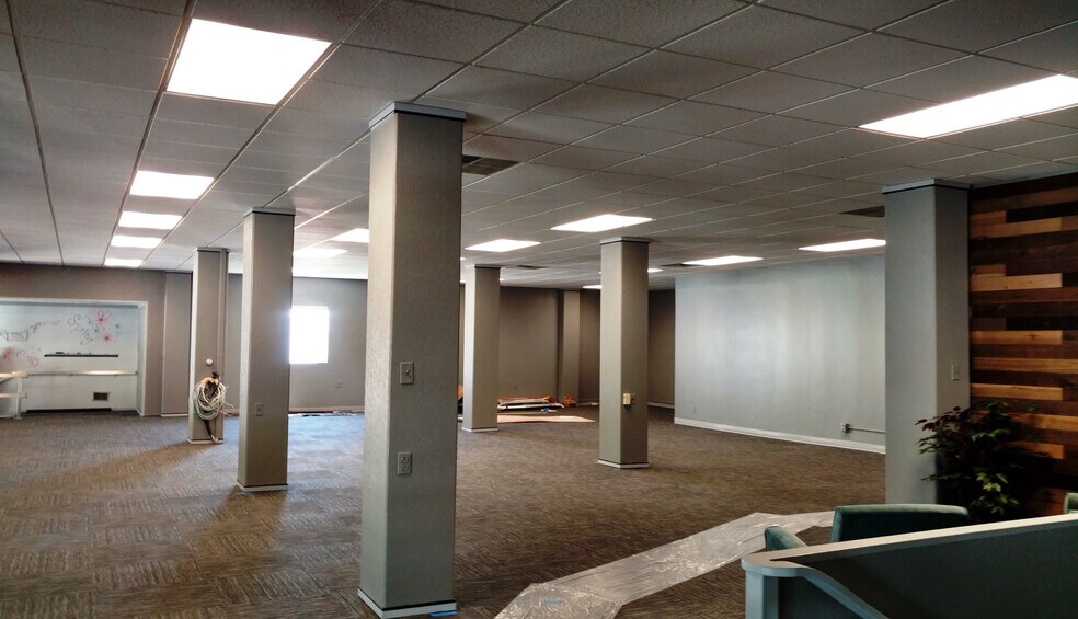 More Photos Of 701 Salzburg Ave, Bay City Warehouse For Lease