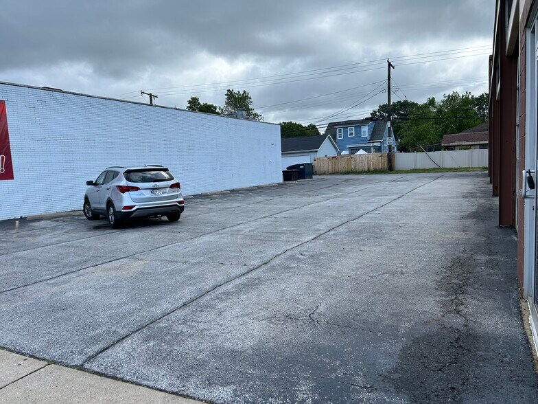 More Photos Of 7247-7249 Indianapolis Blvd, Hammond Auto Repair For Sale