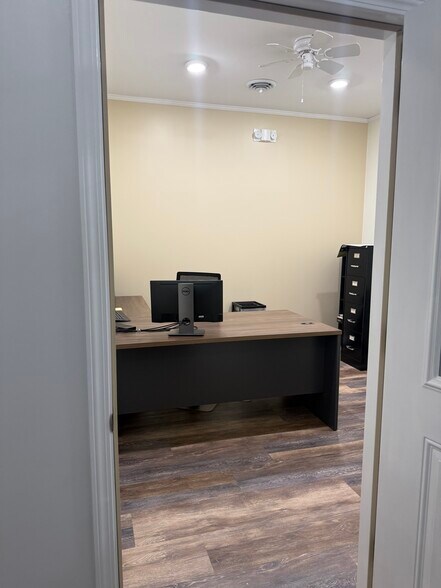 More Photos Of 816 6th Ave, DeWitt Office For Lease