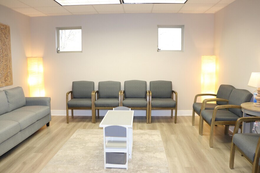 More Photos Of 3930 Walnut St, Fairfax Medical For Sale