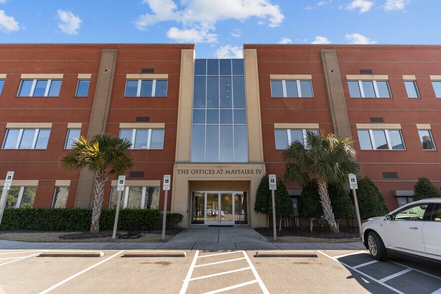 More Photos Of 6740 Rock Spring Rd, Wilmington Office For Sale