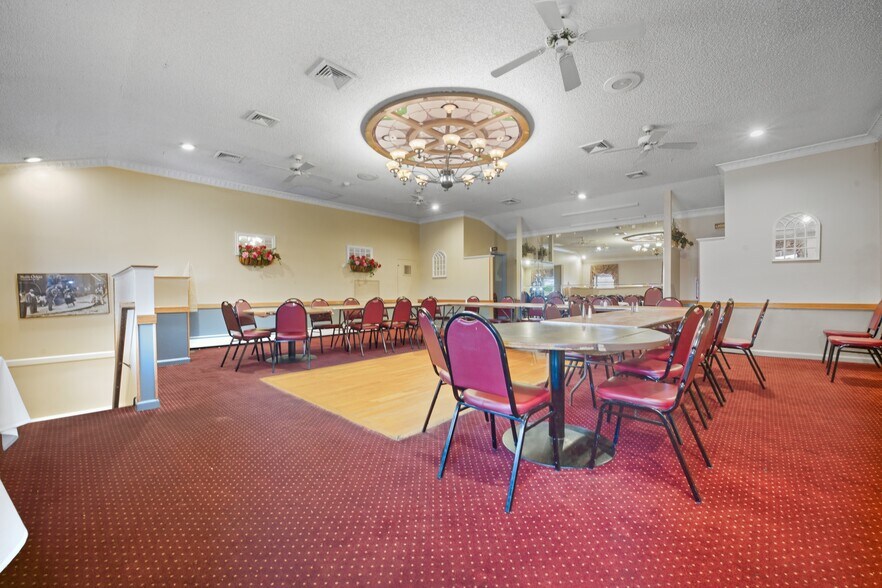 More Photos Of 410 Merrick Rd, Oceanside Restaurant For Sale