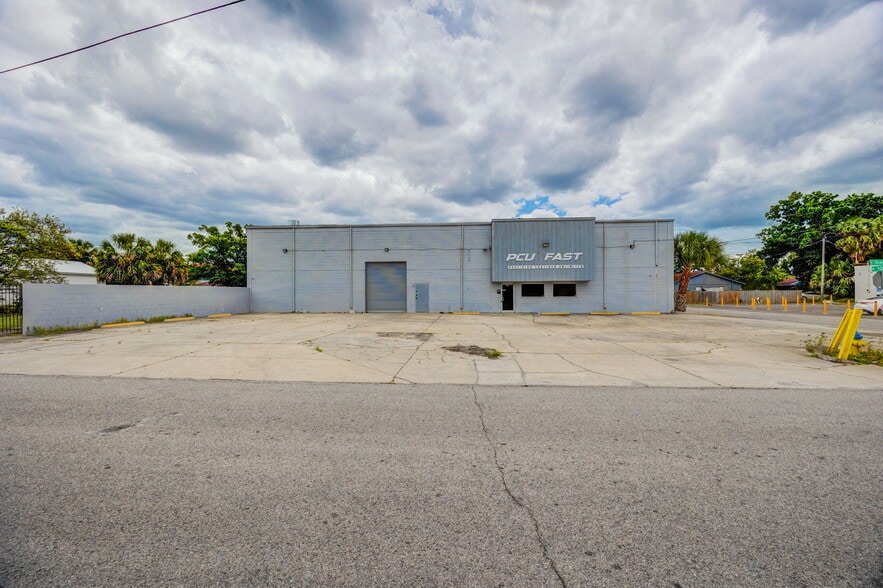 More Photos Of 1001 E Skagway Ave, Tampa Warehouse For Lease