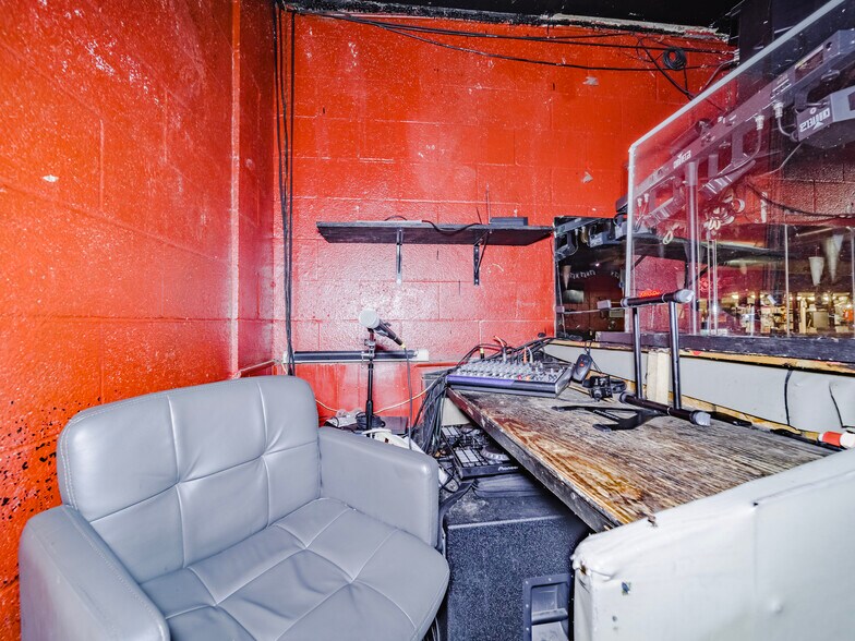 More Photos Of 3409 Miller Ave, Fort Worth Restaurant For Sale