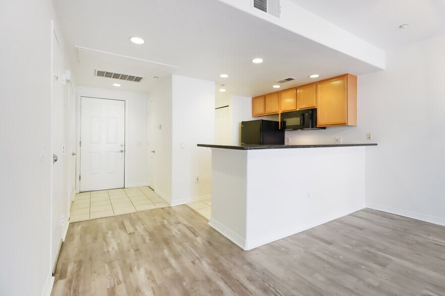More Photos Of 1501 India St, San Diego Apartments For Sale