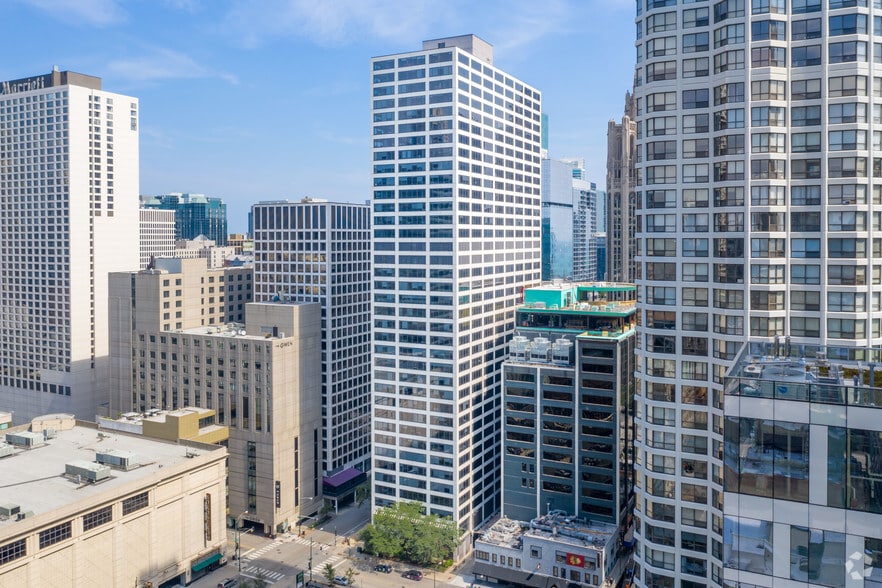 More Photos Of 444 N Michigan Ave, Chicago Office For Lease