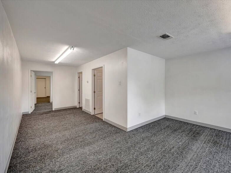 More Photos Of 4314 US Highway 69 N, Lufkin Office For Sale