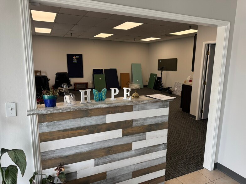 More Photos Of 5034 Park Ave, Des Moines Light Manufacturing For Lease