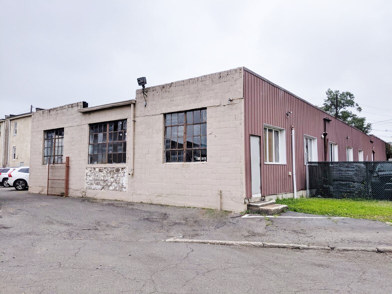 More Photos Of 26-30 Johnson Ave, Hackensack Freestanding For Lease