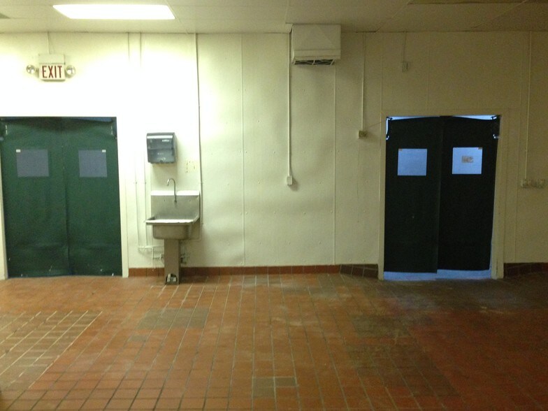 More Photos Of 115 Davis Cir SW, Marietta Food Processing For Lease