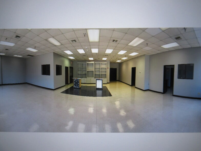 More Photos Of 5669 Eddins Rd, Montgomery Flex For Lease