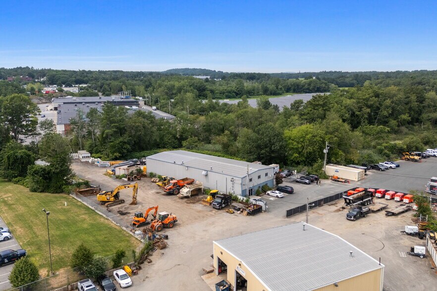 More Photos Of 26 Bixby Ave, Middleton Warehouse For Lease
