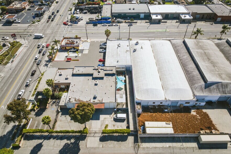 More Photos Of 12819 Main St, Los Angeles Warehouse For Sale