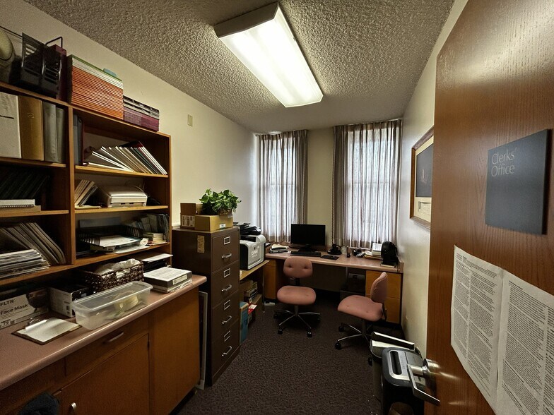 More Photos Of 5520 Topeka Dr, Tarzana Specialty For Sale