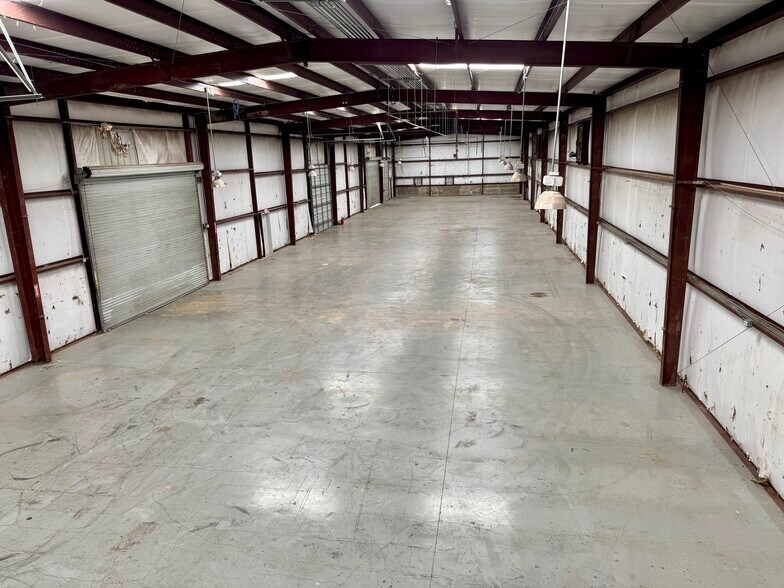 More Photos Of 236 Trademark Dr, Buda Warehouse For Lease