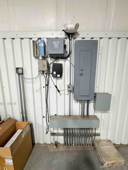 More Photos Of 2912 N Shields Blvd, Moore Manufacturing For Lease