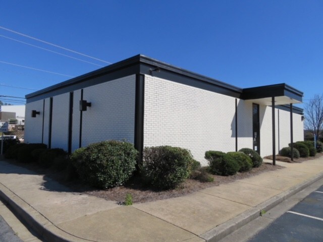 More Photos Of 2500 Charleston Hwy, Cayce Bank For Lease