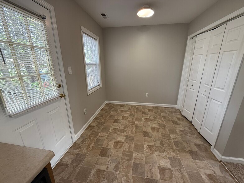 More Photos Of 1310 14th Street Dr NE, Hickory Multifamily For Sale