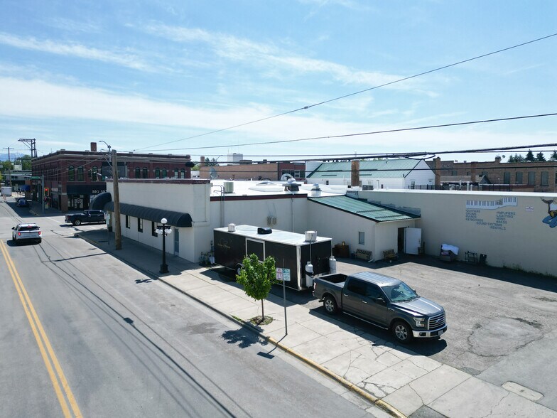 More Photos Of 302 S Main St, Kalispell Restaurant For Sale