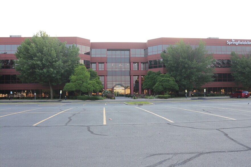 More Photos Of 3201 W White Oaks Dr, Springfield Office For Sale