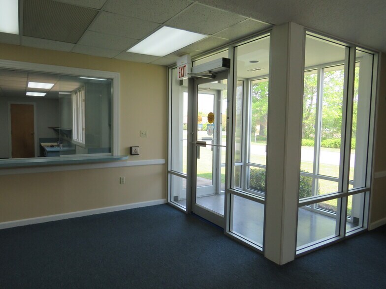 More Photos Of 9506 Hospital Ave, Nassawadox Medical For Sale