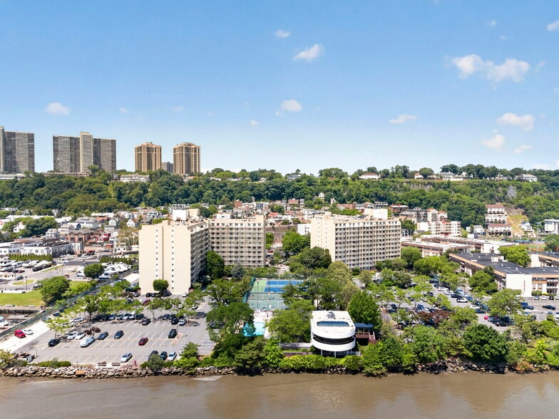 More Photos Of 1033-1077 River Rd, Edgewater Apartments For Sale