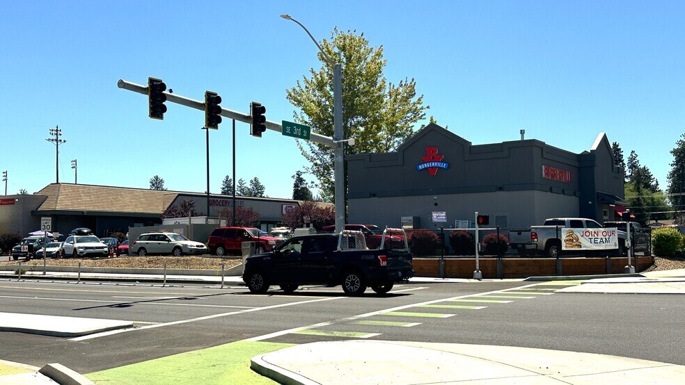 More Photos Of 612 SE 3rd St, Bend Fast Food For Sale