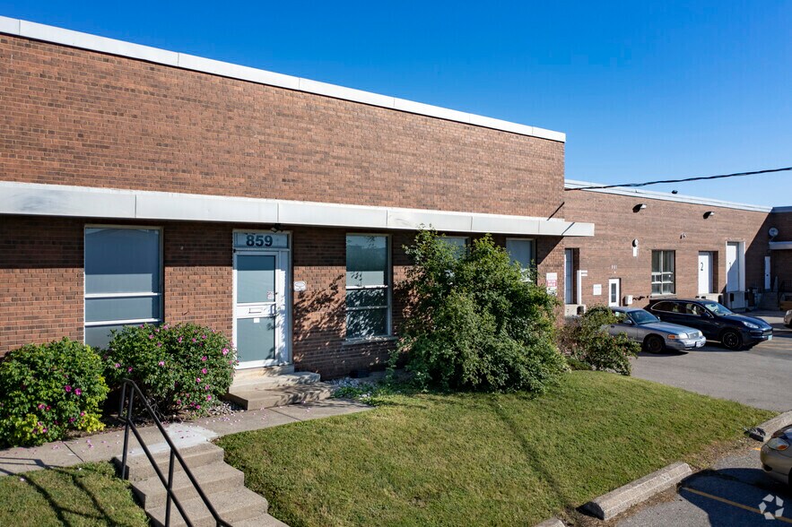 More Photos Of 851-865 Rangeview Rd, Mississauga Warehouse For Lease