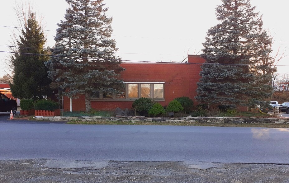 Primary Photo Of 31 Walnut St, New Windsor Township Warehouse For Lease