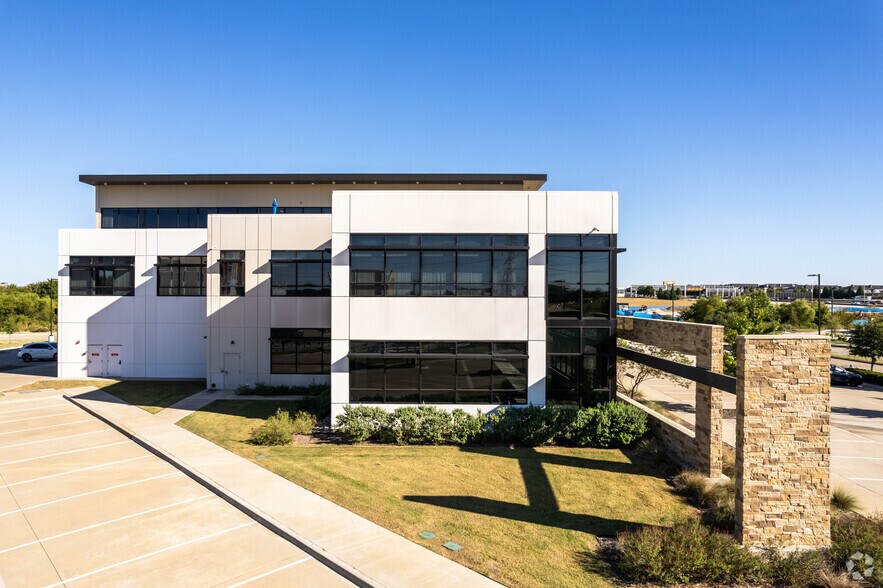 More Photos Of 4351 Mapleshade Ln, Plano Office For Lease