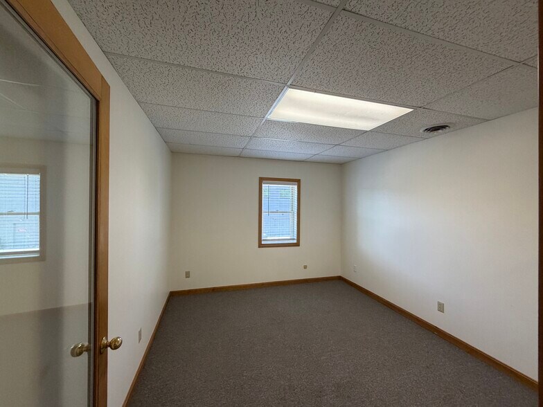 More Photos Of 62 Portsmouth Ave, Stratham Storefront Retail Office For Lease