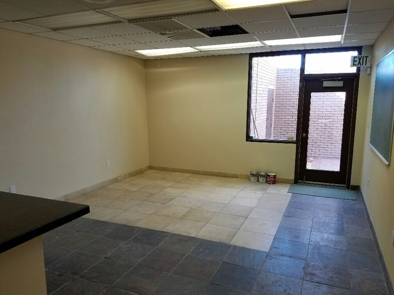 More Photos Of 5040 Edna Ave, Las Vegas Office For Lease