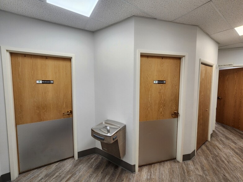 More Photos Of 212 E Manlius St, East Syracuse Freestanding For Lease