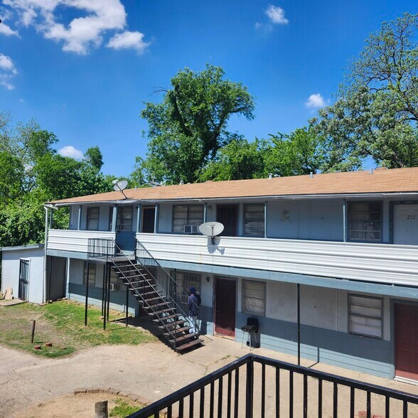 More Photos Of 3201 Hamilton Ave, Dallas Apartments For Sale