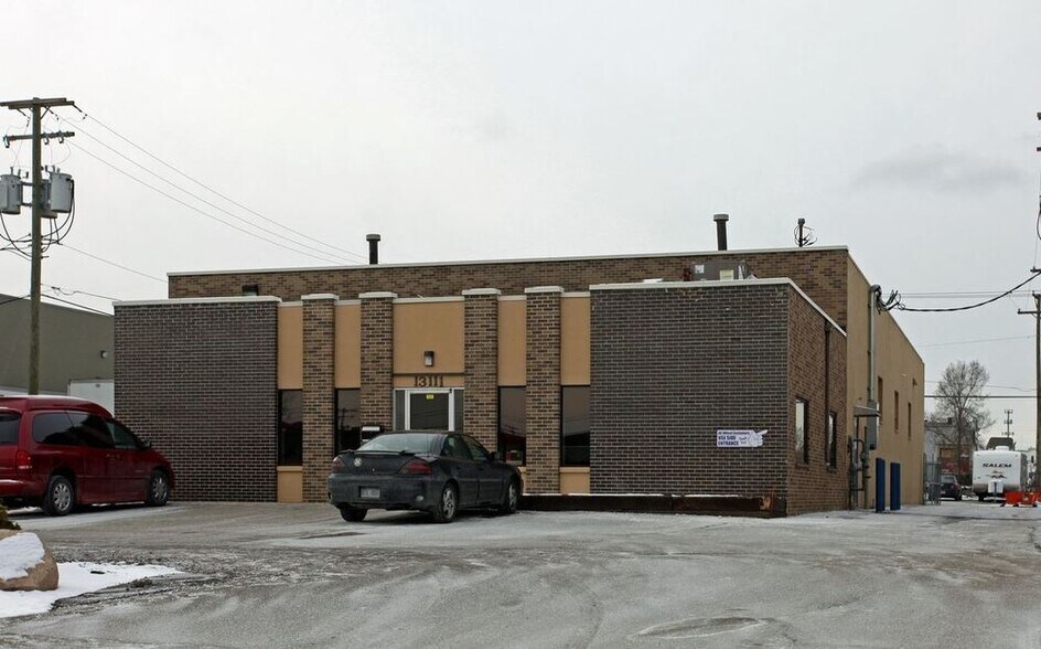 Primary Photo Of 13111 Newburgh Rd, Livonia Manufacturing For Lease