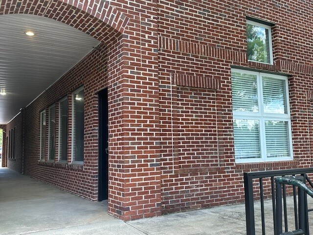 More Photos Of 10 The Boulevard, Newnan Loft Creative Space For Lease