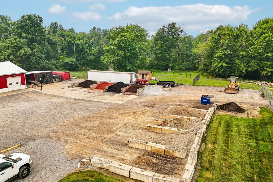 More Photos Of 3220 McCartney Rd, Youngstown General Retail For Sale