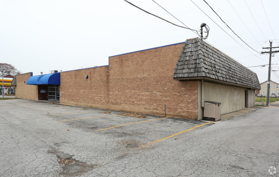 More Photos Of 323 W Galena Blvd, Aurora Office For Sale