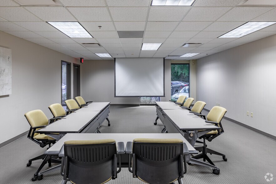 More Photos Of 2751 Buford Hwy NE, Atlanta Office For Lease