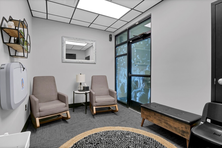 More Photos Of 155 Porters Neck Rd, Wilmington General Retail For Lease