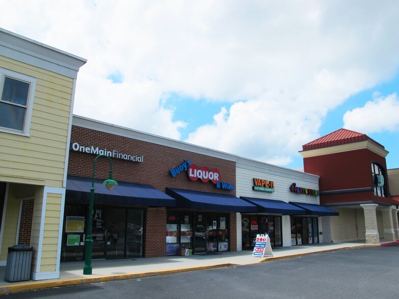 More Photos Of 860 Parris Island Gtwy, Beaufort General Retail For Lease