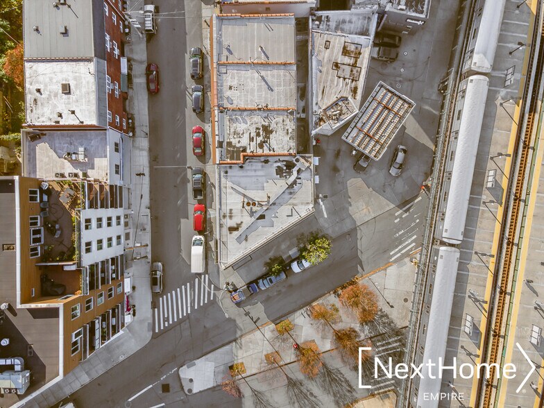 More Photos Of 3106 Astoria Blvd, Astoria Office Residential For Sale
