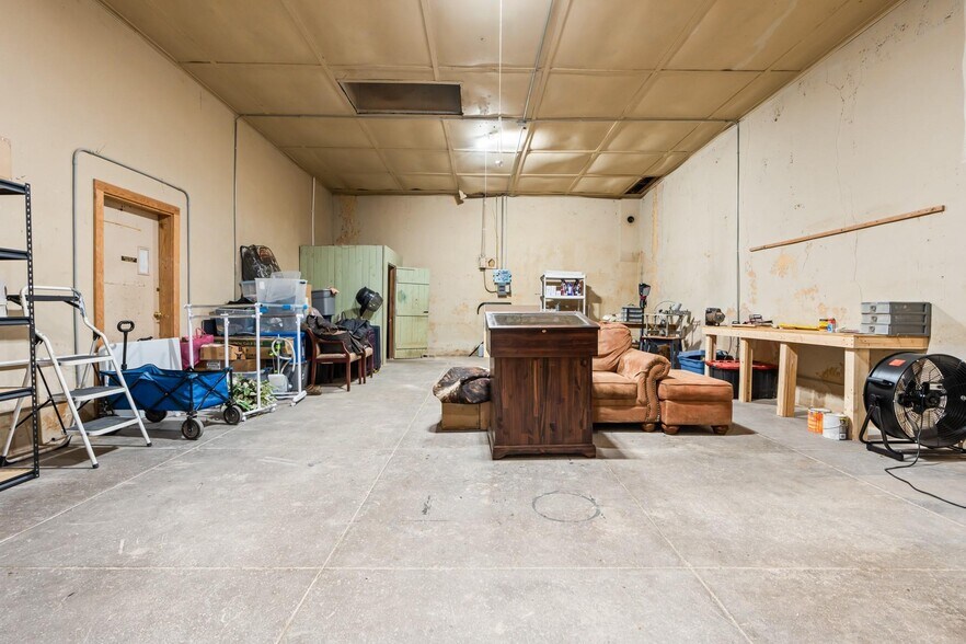 More Photos Of 102 W Elm St, Hillsboro Storefront Retail Office For Sale